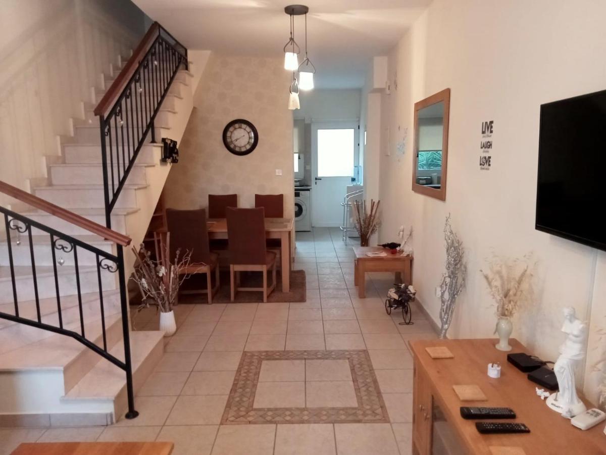 Vakantiehuis No3,23 Neilmmantos St Peyia